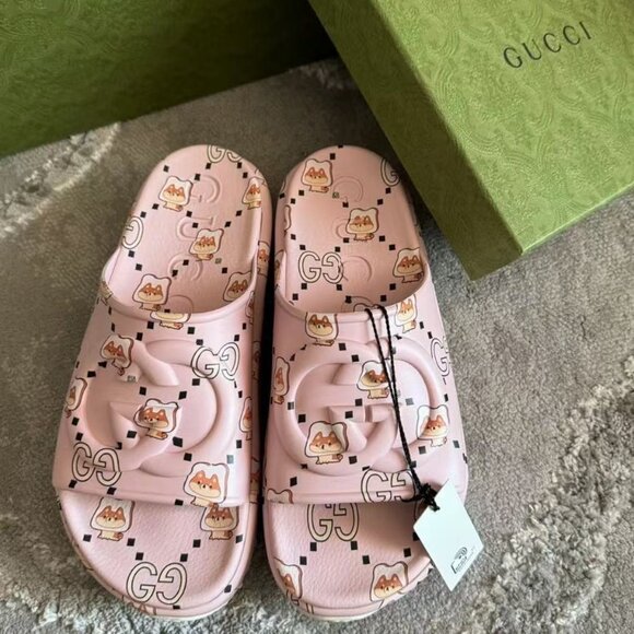 NIB Authentic Gucci x Pikarar - Kawaii Animal-Print Rubber Slides - Picture 1 of 7